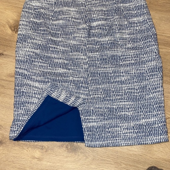 Banana Republic Textured Skirt - Picture 3 of 5